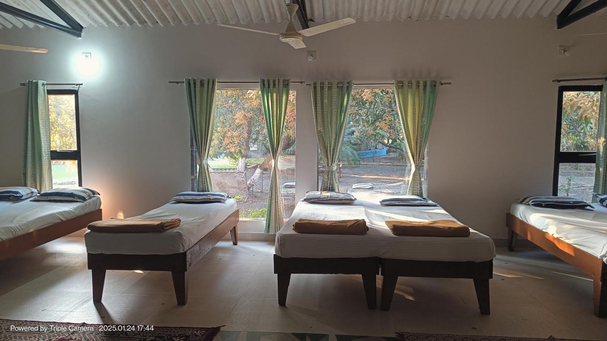 Gir County Resort 萨三吉尔 客房 照片
